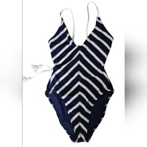 Robin Piccone | Elegant Navy and Cream Swimwear | Size: 6